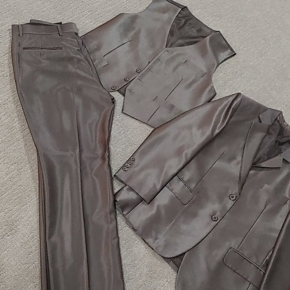 Men's 3 peice suit - Picture 3 of 3